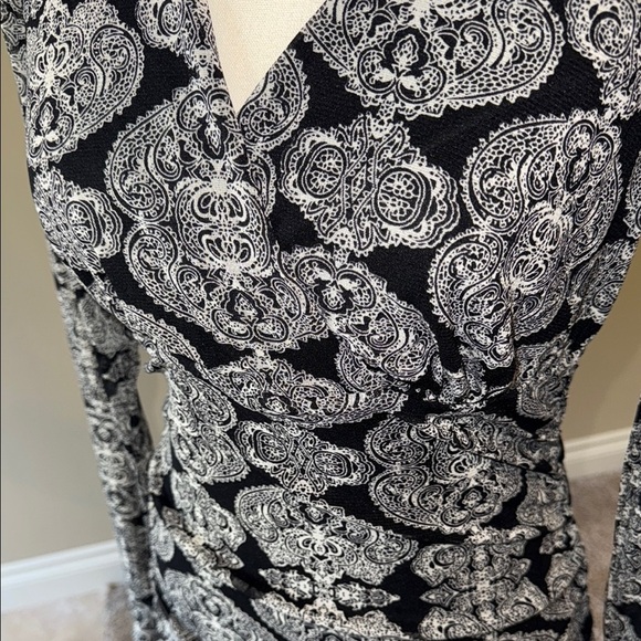 George Blouse Black & White Graphic Fitted Long Sheer Sleeve Criss Cross Bodice - Picture 3 of 10